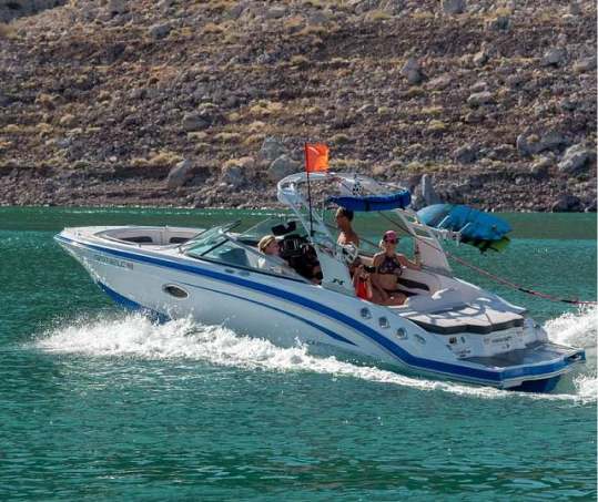 BOATING AT CANYON LAKE