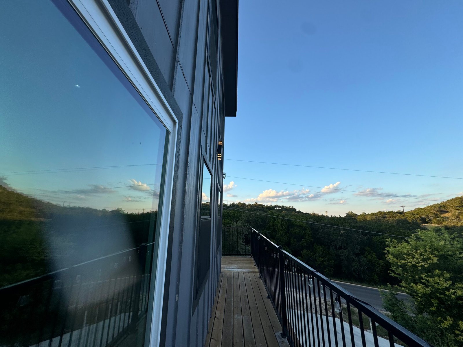 Scenic balcony view at a vacation rental, offering a serene haven for brides-to-be near Canyon Lake hotels